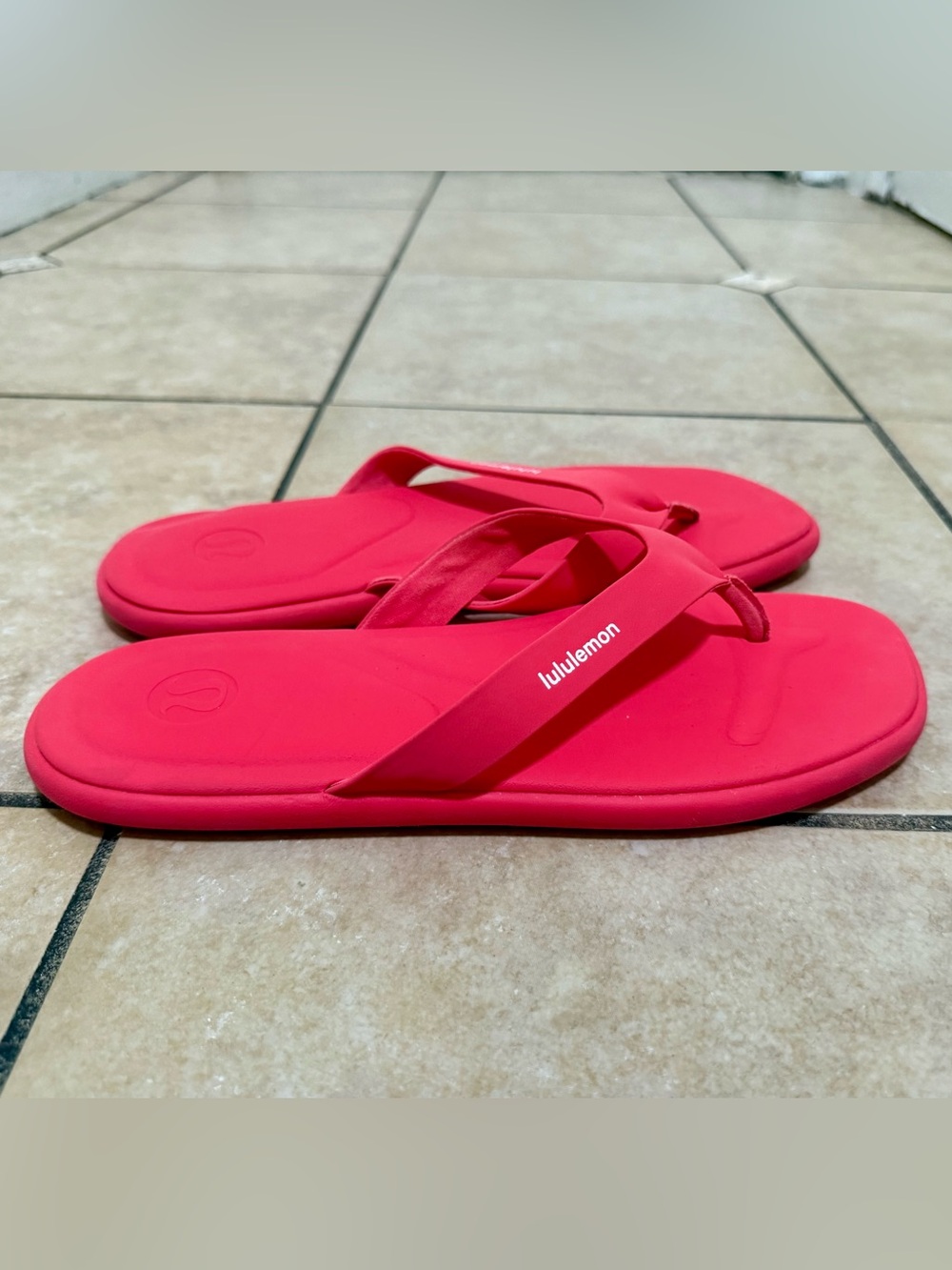 lululemon athletica pink/Red Women's Flip Flop Sandals
